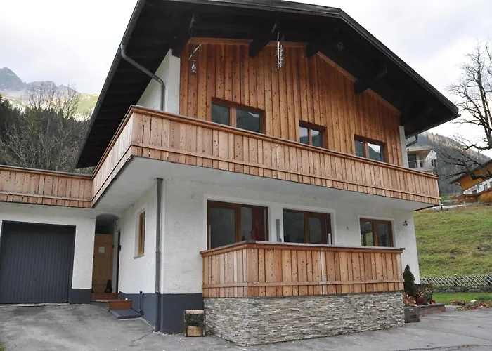 In Steeg In A Beautiful Setting *